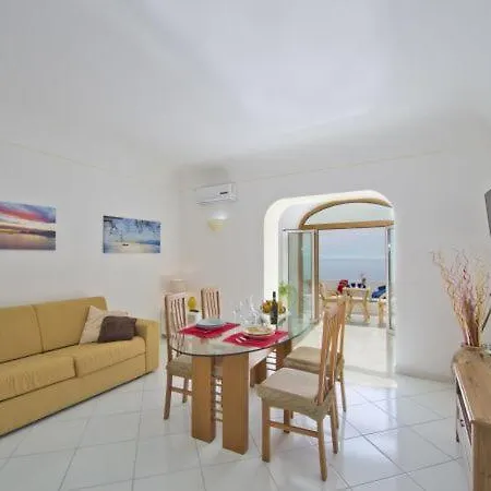 Sleeps 2 Praiano